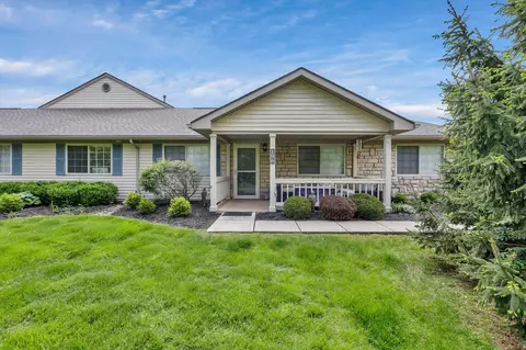 196 Pioneer Cir, Pickerington, OH 43147