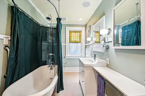 Bath - 116 E Tulane Rd, Columbus, OH 43202 photo 3 of 3