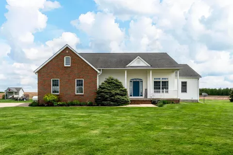 2700 Rich Hill Rd, Centerburg, OH 43011