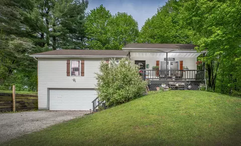 1601 Apple Valley Dr, Howard, OH 43028