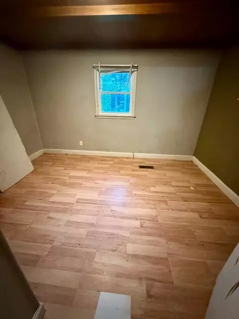 64 Spring St, Glouster, OH 45732 photo 8