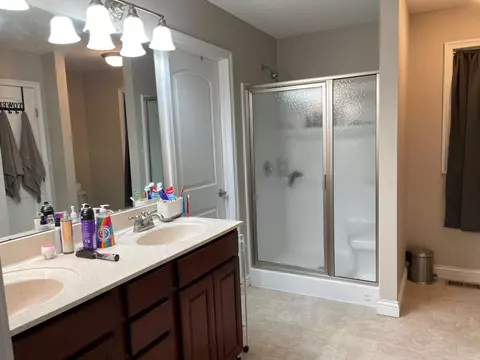 Bath - 7719 Bear Run Rd, Logan, OH 43138 photo 3 of 10