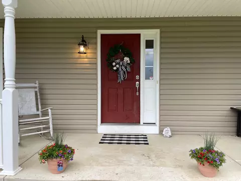 Exterior - 7719 Bear Run Rd, Logan, OH 43138 photo 8 of 16