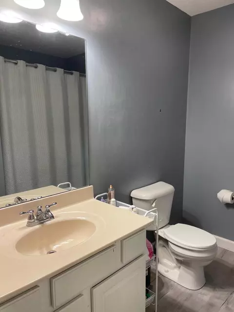 Bath - 7719 Bear Run Rd, Logan, OH 43138 photo 7 of 10