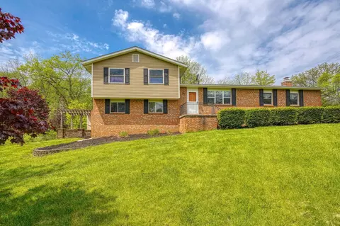 6417 London Groveport Rd, Grove City, OH 43123