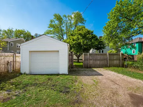 Exterior - 582 E Weber Rd, Columbus, OH 43202 photo 9 of 10