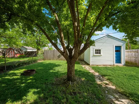 Exterior - 582 E Weber Rd, Columbus, OH 43202 photo 8 of 10
