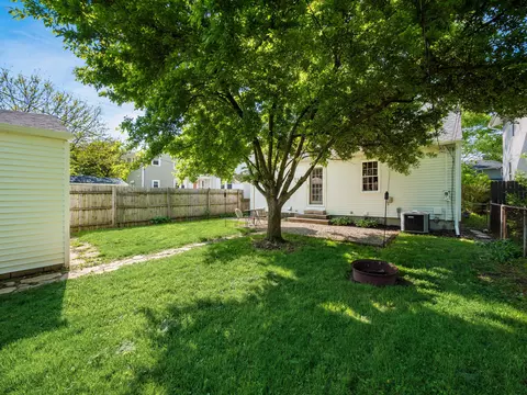 Exterior - 582 E Weber Rd, Columbus, OH 43202 photo 7 of 10