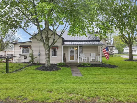 107 N 8th St, Hebron, OH 43025