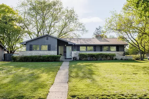 3919 Hillview Dr, Columbus, OH 43220