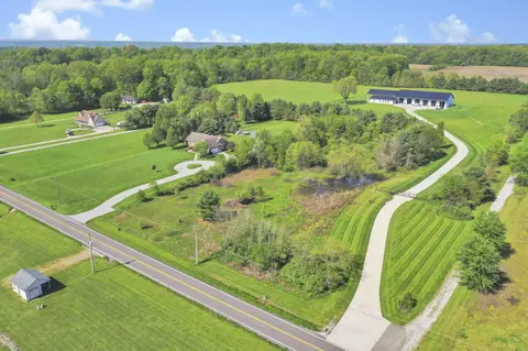 5764 Gale Rd, Pataskala, OH 43062