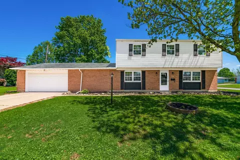 3950 Monterey Dr, Grove City, OH 43123
