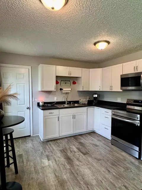 Kitchen - 965 Bikini Dr, Marion, OH 43302 photo 1 of 2