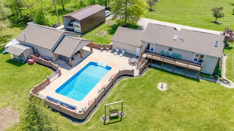 Exterior - 7684 Stout Rd, Circleville, OH 43113 photo 1 of 17