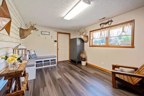 Entry Way - 7684 Stout Rd, Circleville, OH 43113 photo 3 of 3