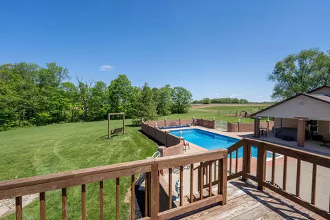 Exterior - 7684 Stout Rd, Circleville, OH 43113 photo 6 of 17