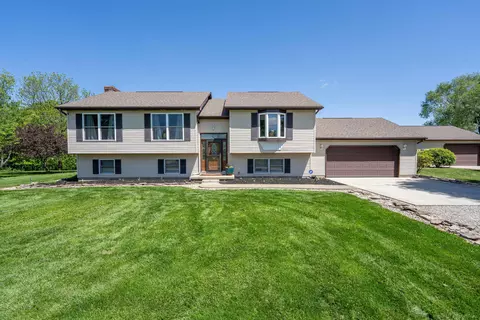 Exterior - 7684 Stout Rd, Circleville, OH 43113 photo 14 of 17