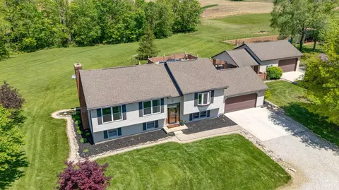 View/Area - 7684 Stout Rd, Circleville, OH 43113 photo 2 of 10