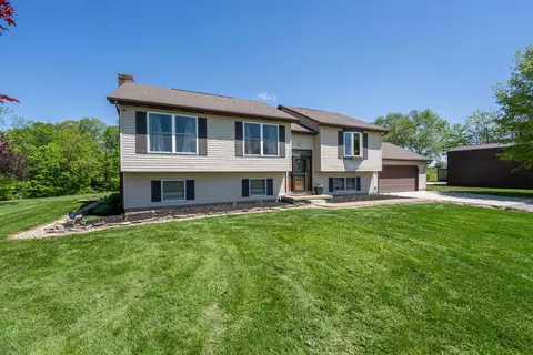 Exterior - 7684 Stout Rd, Circleville, OH 43113 photo 15 of 17