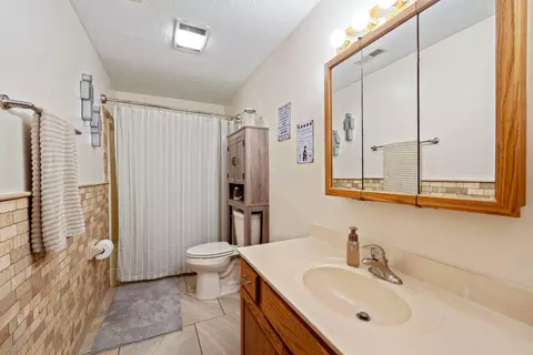 Bath - 7684 Stout Rd, Circleville, OH 43113 photo 2 of 3