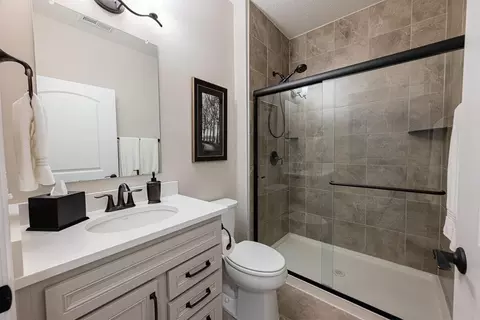 Bath - 380 Stone Quarry Dr, Delaware, OH 43015 photo 1 of 6