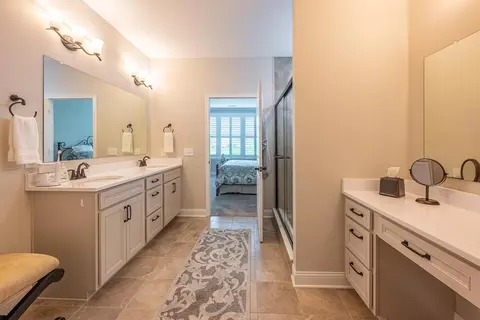 Bath - 380 Stone Quarry Dr, Delaware, OH 43015 photo 4 of 6