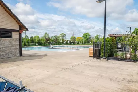 Exterior - 380 Stone Quarry Dr, Delaware, OH 43015 photo 15 of 18