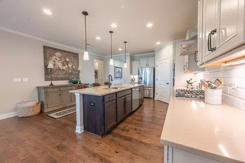 Kitchen - 380 Stone Quarry Dr, Delaware, OH 43015 photo 5 of 6