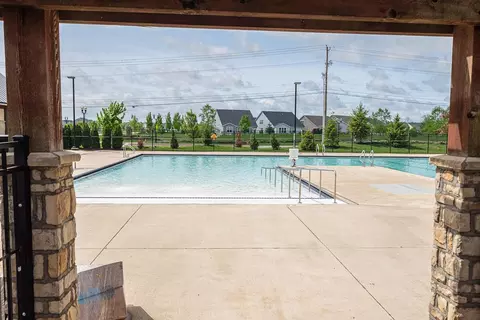 Exterior - 380 Stone Quarry Dr, Delaware, OH 43015 photo 16 of 18