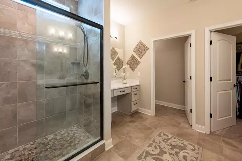 Bath - 380 Stone Quarry Dr, Delaware, OH 43015 photo 6 of 6