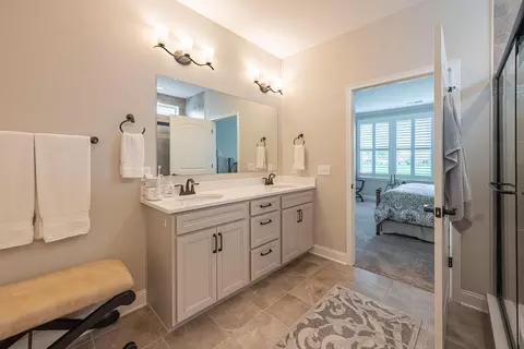 Bath - 380 Stone Quarry Dr, Delaware, OH 43015 photo 3 of 6