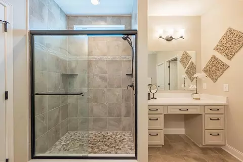 Bath - 380 Stone Quarry Dr, Delaware, OH 43015 photo 5 of 6