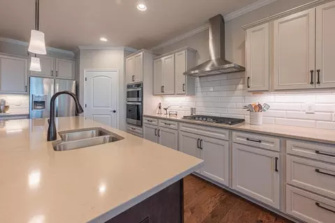 Kitchen - 380 Stone Quarry Dr, Delaware, OH 43015 photo 6 of 6