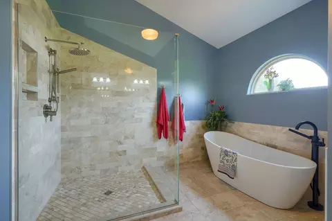 Bath - 4276 Ewing Ct, Powell, OH 43065 photo 3 of 6