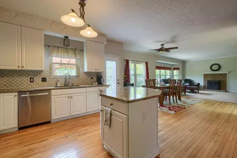 Kitchen - 4276 Ewing Ct, Powell, OH 43065 photo 6 of 6