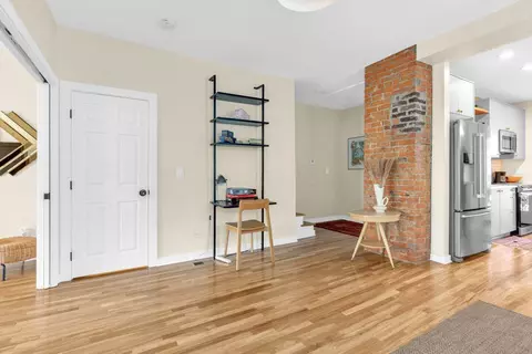 Entry Way - 236 E 4th Ave, Columbus, OH 43201 photo 1 of 3
