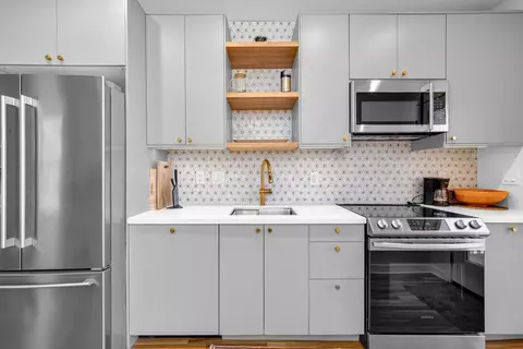 Kitchen - 236 E 4th Ave, Columbus, OH 43201 photo 1 of 1
