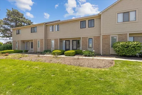 2713 Summer Dr, Dublin, OH 43016