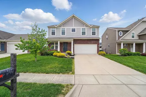 1963 Spring Cove Dr, Grove City, OH 43123
