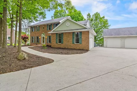 1312 Glenview Cir, Bellefontaine, OH 43311