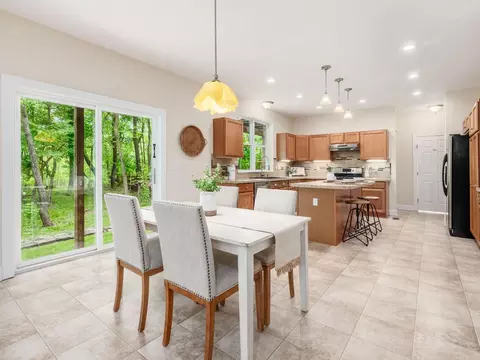 Dining - 9684 Shawnee Trl, Powell, OH 43065 photo 2 of 2