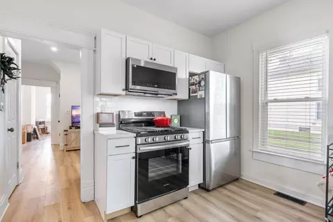 Kitchen - 357 E Welch Ave, Columbus, OH 43207 photo 3 of 4