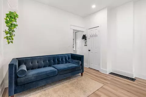 Entry Way - 357 E Welch Ave, Columbus, OH 43207 photo 3 of 5