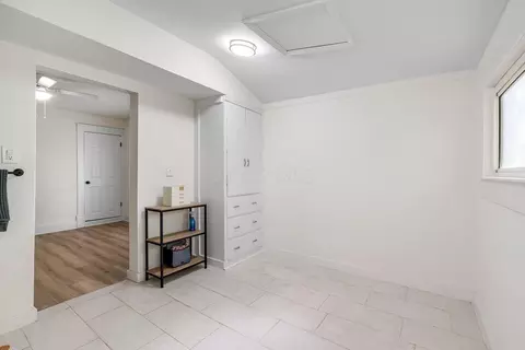 Entry Way - 357 E Welch Ave, Columbus, OH 43207 photo 5 of 5