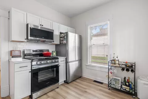 Kitchen - 357 E Welch Ave, Columbus, OH 43207 photo 4 of 4