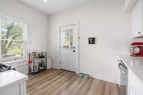 Entry Way - 357 E Welch Ave, Columbus, OH 43207 photo 1 of 5