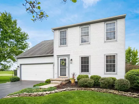 1007 Valley Dr, Marysville, OH 43040