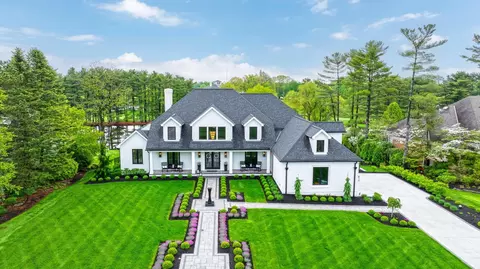 6843 Lake Trail Dr, Westerville, OH 43082