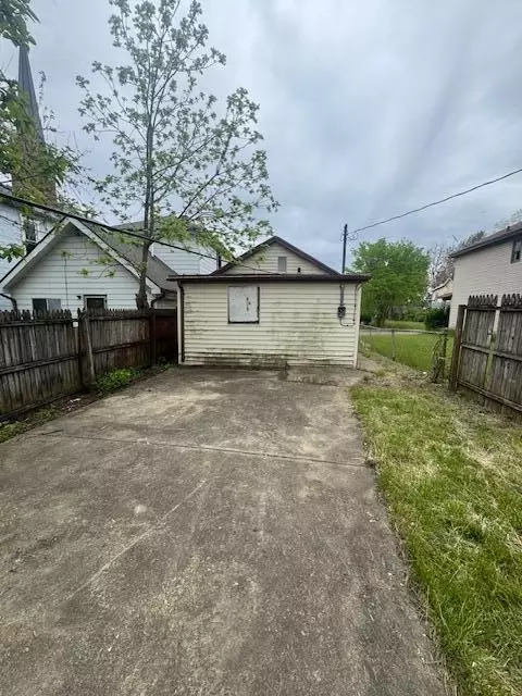 744 Kenton St, Springfield, OH 45505 photo 4