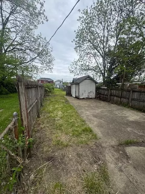 744 Kenton St, Springfield, OH 45505 photo 3